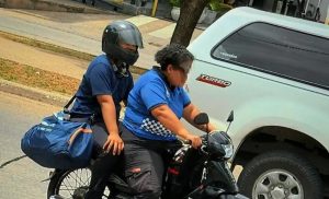 Resistencia: separan del cargo a agente municipal por circular sin casco