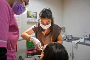Atención médica gratuita llegó a Los Frentones y Río Muerto