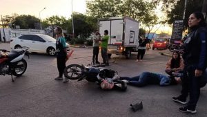 Buscan al conductor que atropelló a una joven en Resistencia