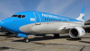 Un avión de Aerolíneas Argentinas perdió potencia en un motor y debió aterrizar de emergencia