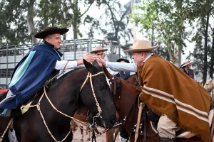 La Cabalgata de la Fe inició su recorrido hacia Pampa del Indio