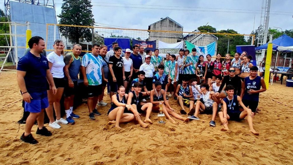 Gran cierre del Torneo Regional de Beach Vóley en el Polideportivo Jaime Zapata