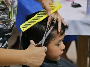 Cortes de cabello gratuitos en Resistencia: siguen hasta marzo en los Centros Comunitarios