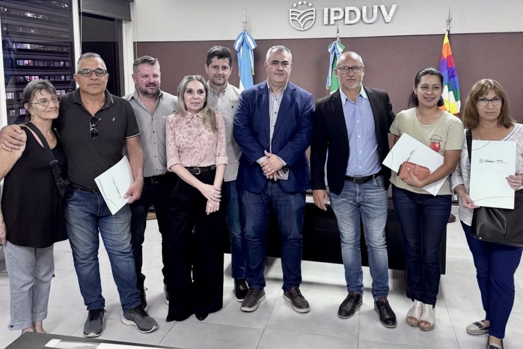 Entregaron créditos del IPDUV a 180 familias del Gran Resistencia