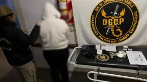 Detuvieron a una mujer acusada de llevar cocaína oculta en Villa Ángela