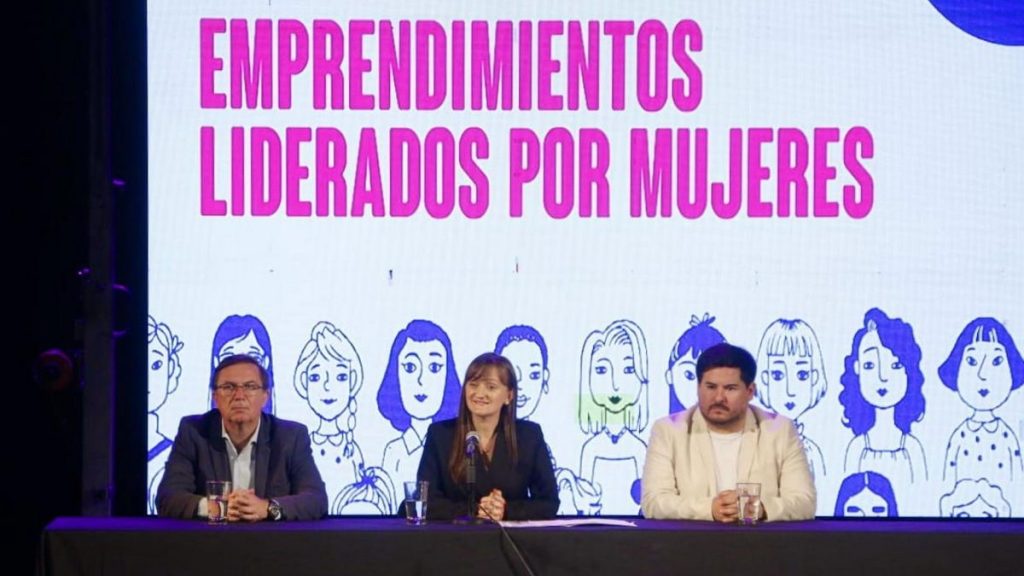 Jornada Emprende Rosa: impulso para mujeres emprendedoras en Chaco