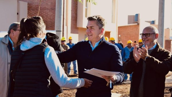 Familias chaqueñas reciben nuevas viviendas en Sáenz Peña