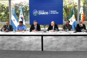 Funcionarios en la presentación del software forense Espejo Chubut en Chaco