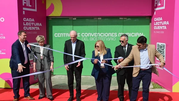 Autoridades durante la inauguración de la Feria Iberoamericana del Libro Chaco 2026
