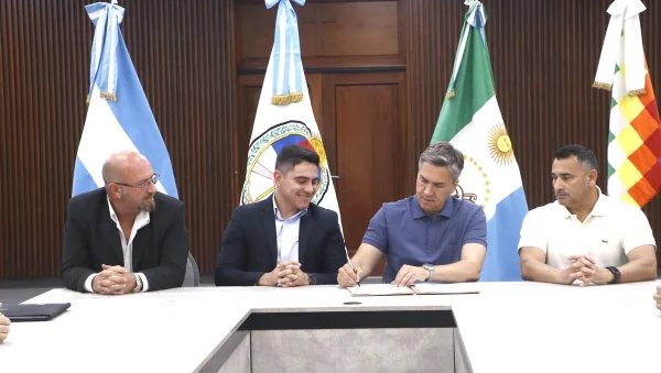 Autoridades firman el comodato para el proyecto de la Fundación Chaco Tennis