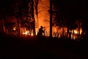 El Bolsón en llamas: el incendio avanza sin control y amenaza la ciudad