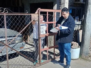 Personal del IPDUV releva viviendas del barrio 10 de Mayo