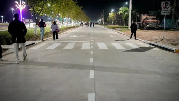 Zdero inauguró pavimento urbano y anunció nuevas obras en Campo Largo