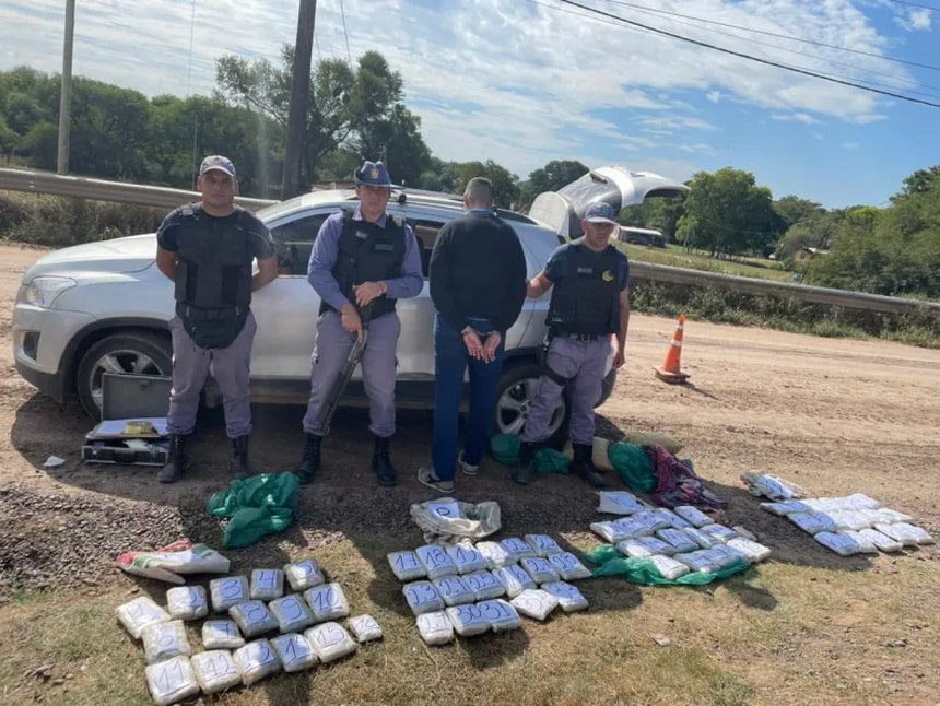 Le incautan 20 kilos de marihuana en un control policial en La Leonesa