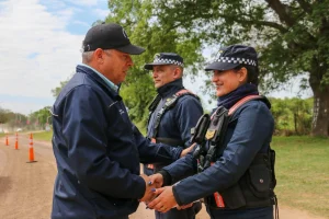 Efectivos y autoridades supervisan el operativo de seguridad en Isla del Cerrito