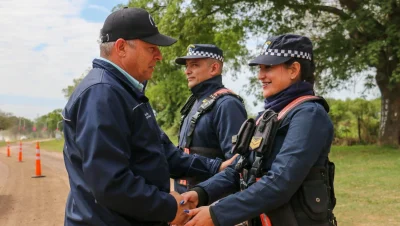 Efectivos y autoridades supervisan el operativo de seguridad en Isla del Cerrito