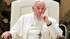 El papa Francisco muestra una mejoría y sigue estable, según el Vaticano