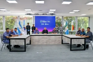 Autoridades policiales y penitenciarias reunidas durante el anuncio de la convocatoria