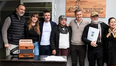 Chaco impulsa una fábrica-escuela para producir acordeones en Puerto Tirol