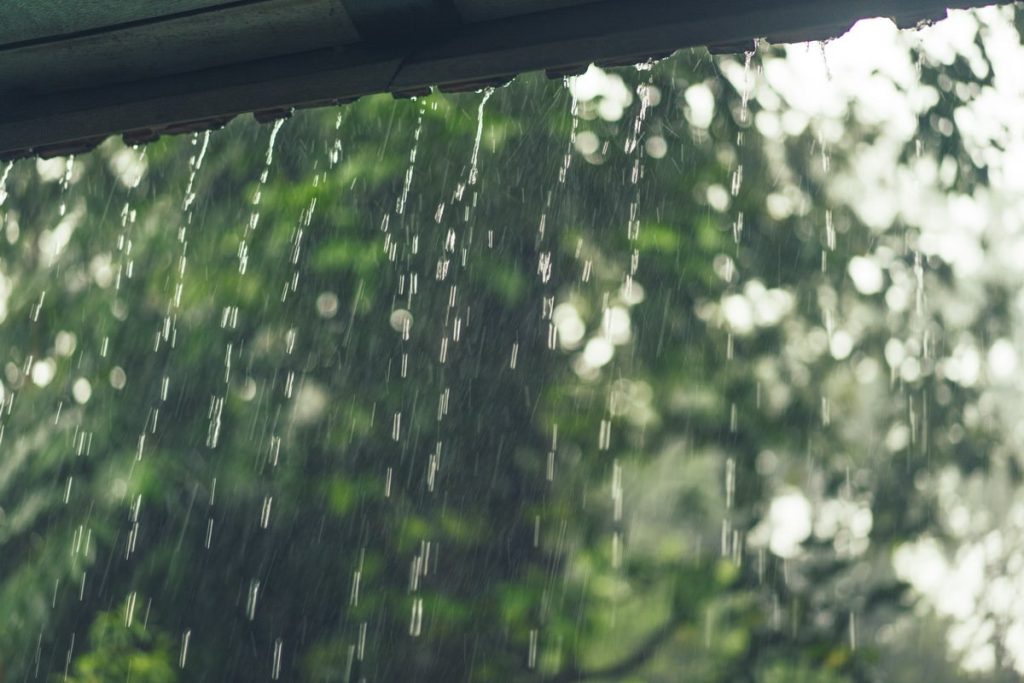 Lluvias y tormentas en el inicio del otoño en Resistencia