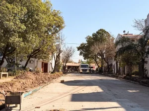Resistencia: el pavimento llega a m谩s calles de Villa El Tala y Virgen de Lourdes