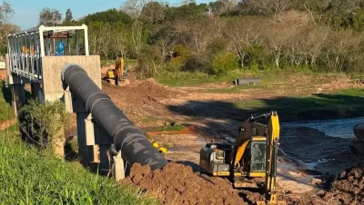 Sameep trabaja durante la noche para recuperar el servicio de agua