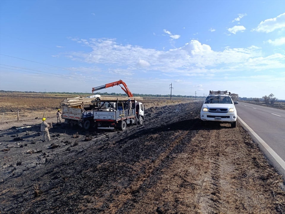 Postes y transformadores dañados con incendios rurales en Basail