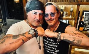 Johnny Depp dejó Argentina: el tatuaje que se hizo y su emotiva despedida