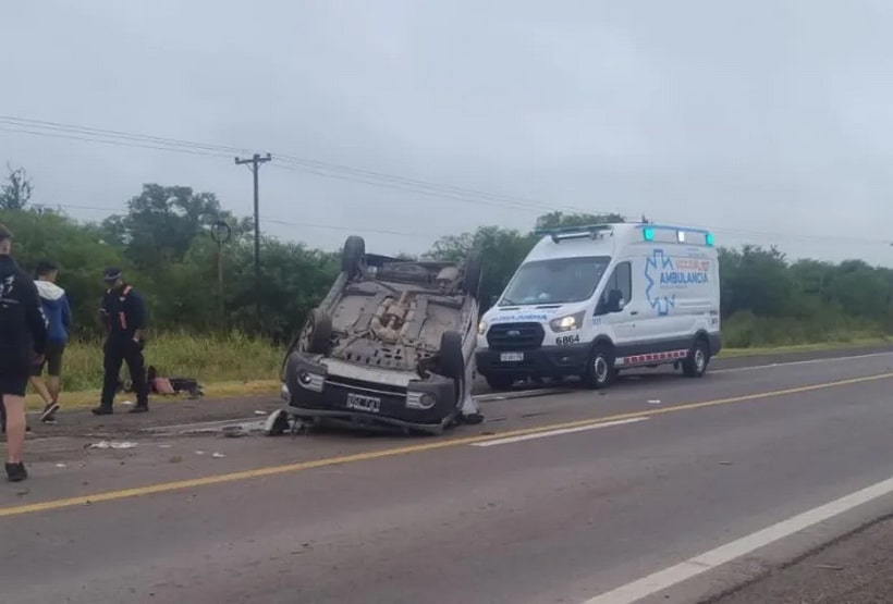 Renault Kangoo vuelca en Ruta Nacional 11, Resistencia