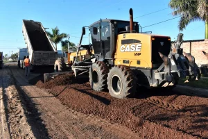 Avanzan los trabajos de ripio y desagües en el barrio Las Palmeras